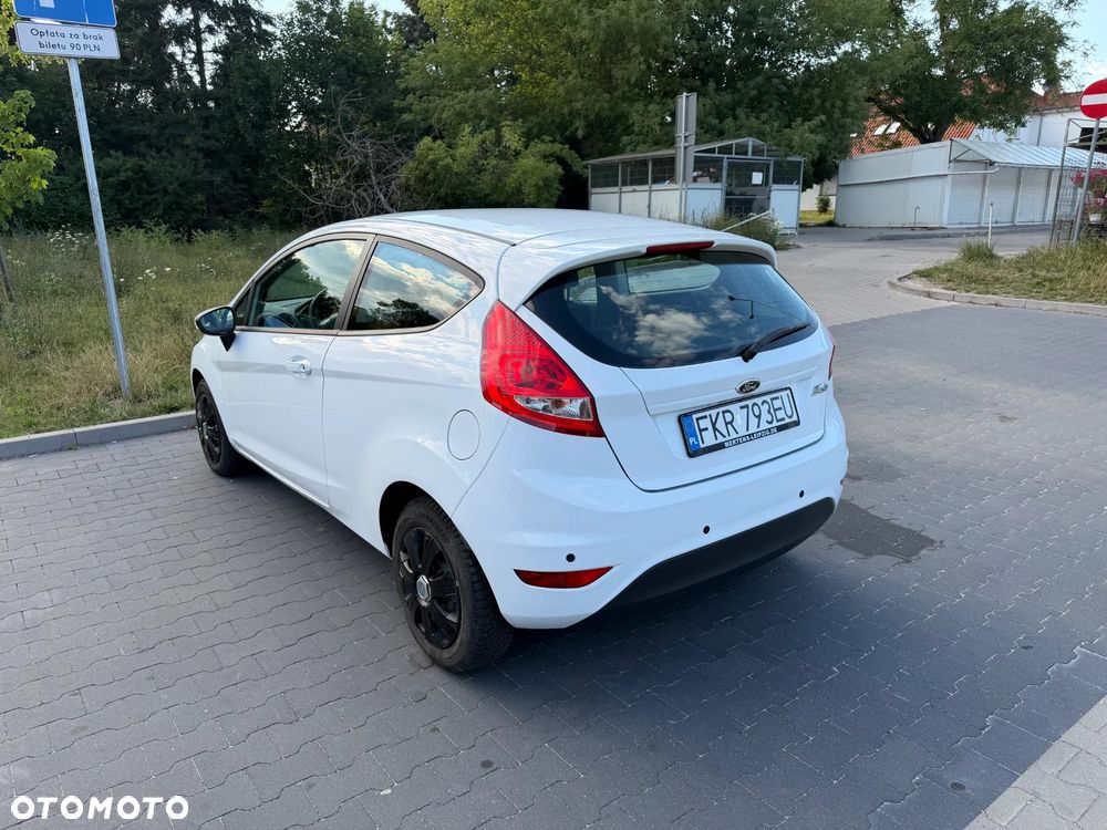 Ford Fiesta 1.25 Ambiente EU5 - 6