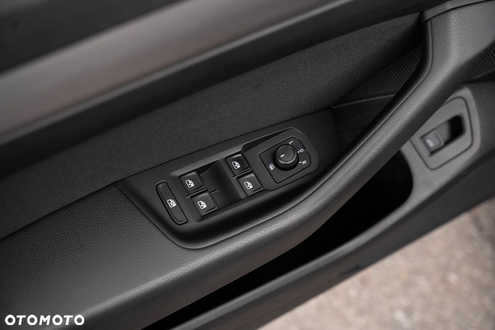 Volkswagen Passat Variant 1.6 TDI BMT Trendline - 34