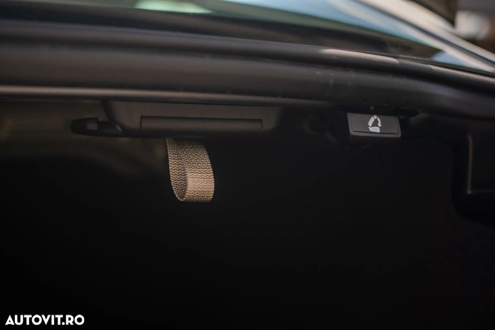 Volkswagen Passat - 34