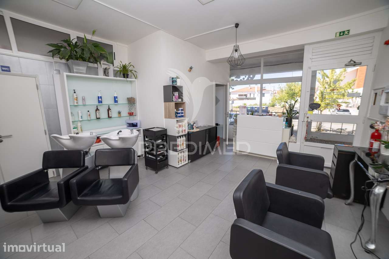Espaço Comercial Totalmente Equipado para Cabeleireiro e Estética - Grande imagem: 4/9
