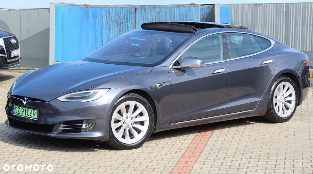 Tesla Model S - 2