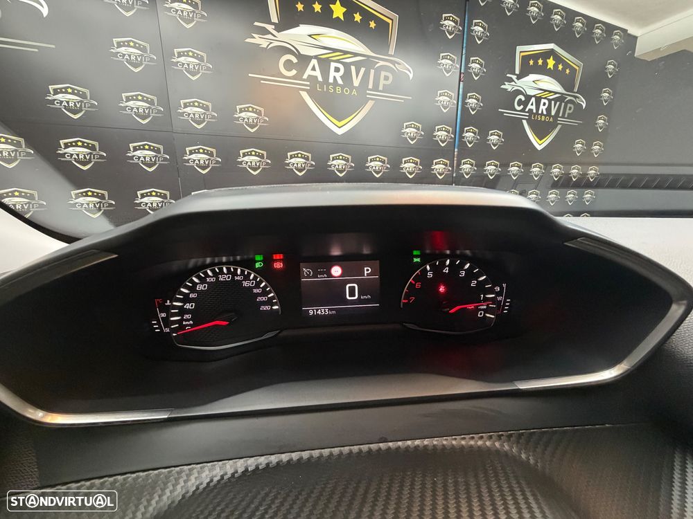 Peugeot 2008 - 11