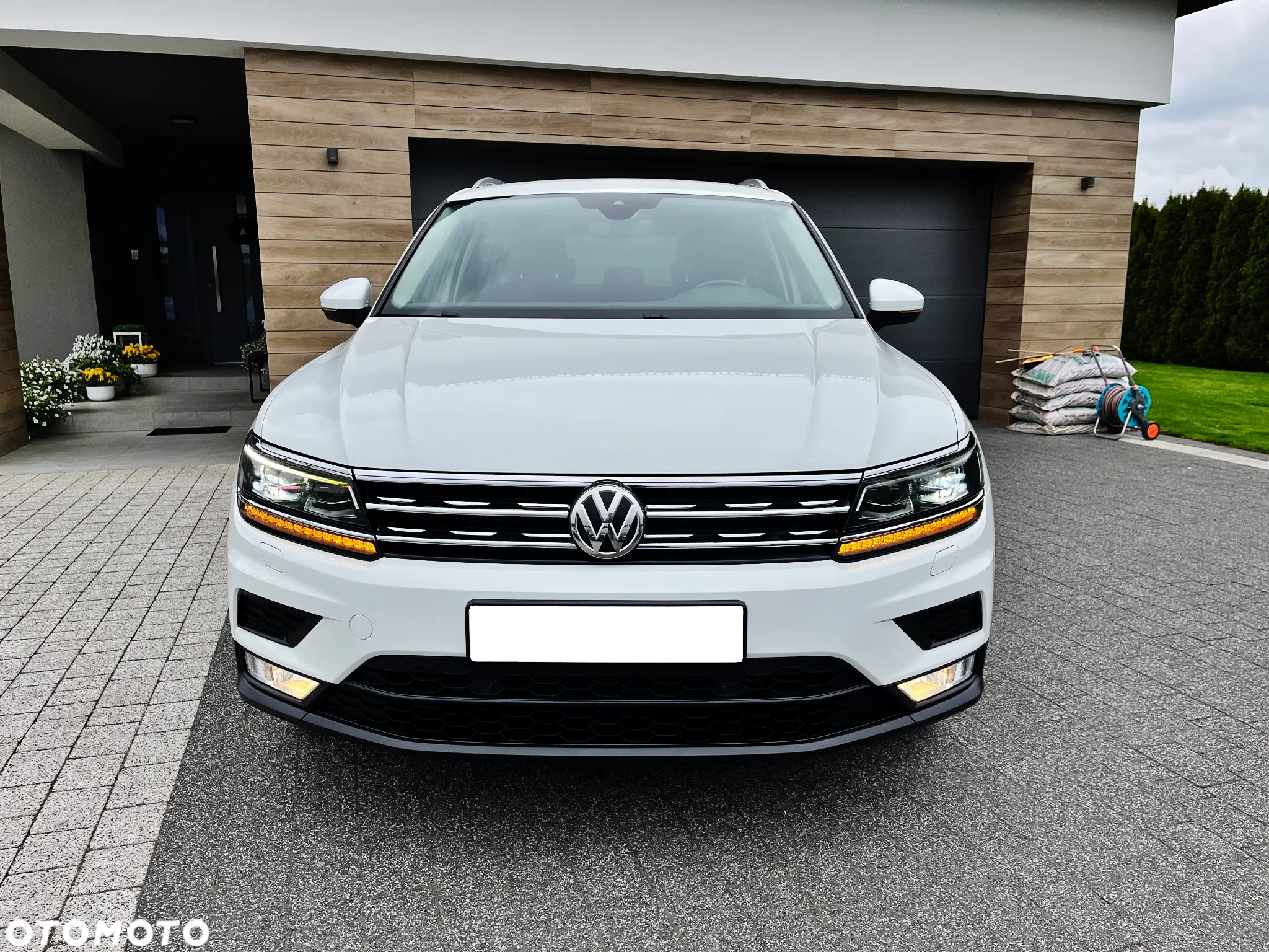 Volkswagen Tiguan 2.0 TSI 4Motion DSG Exclusive - 10