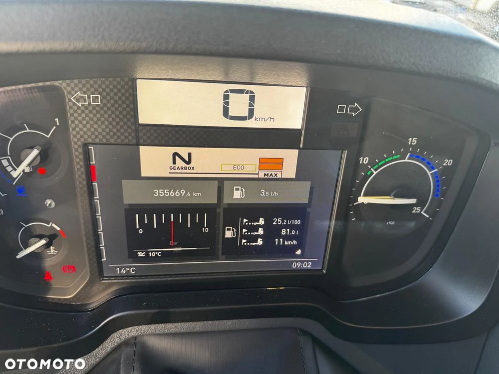 Renault T480 Sleeper Cab - 9