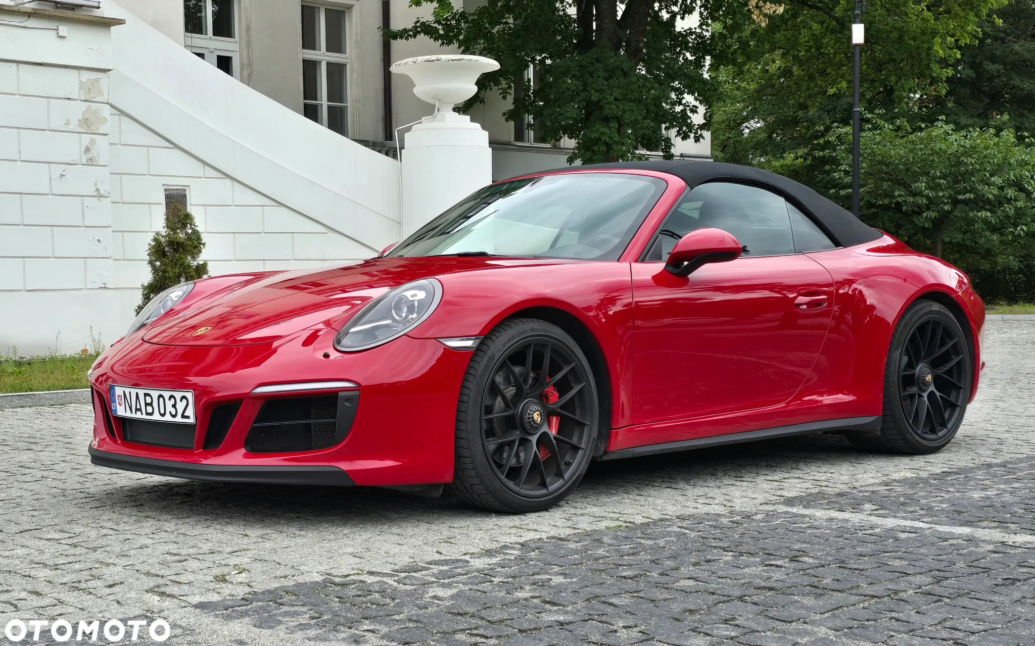 Porsche Carrera GT - 12