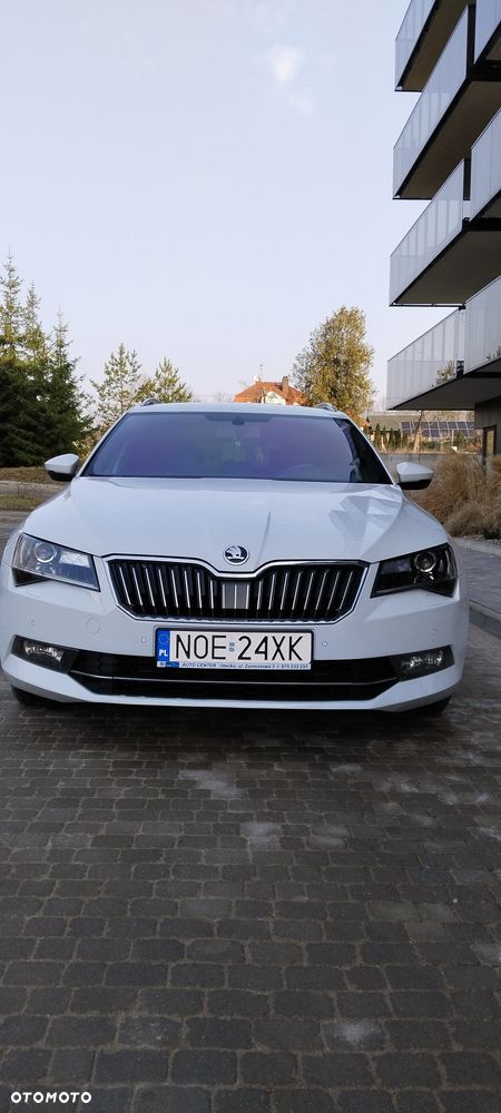 Skoda Superb 2.0 TDI DSG Sportline - 6