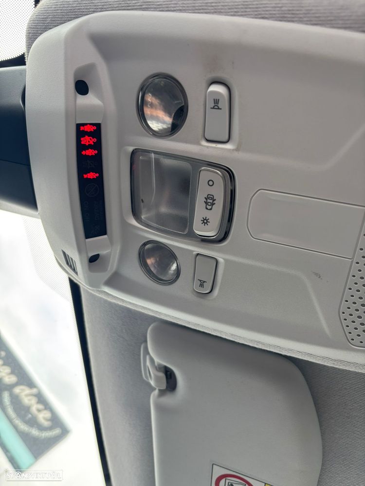 Peugeot 208 1.2 PureTech Active - 12