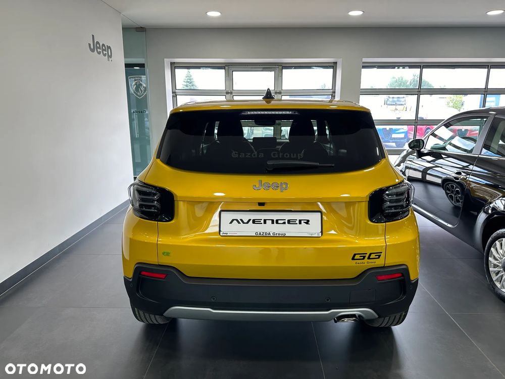 Jeep Avenger 1.2 T3 mHEV Summit FWD eDCT6 - 8