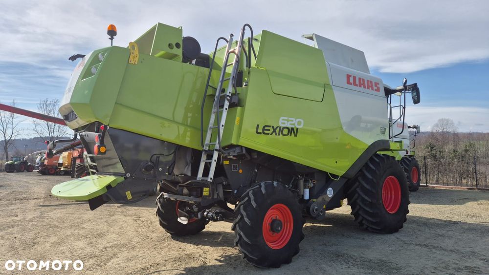 Claas Lexion 620 z hederem - 3
