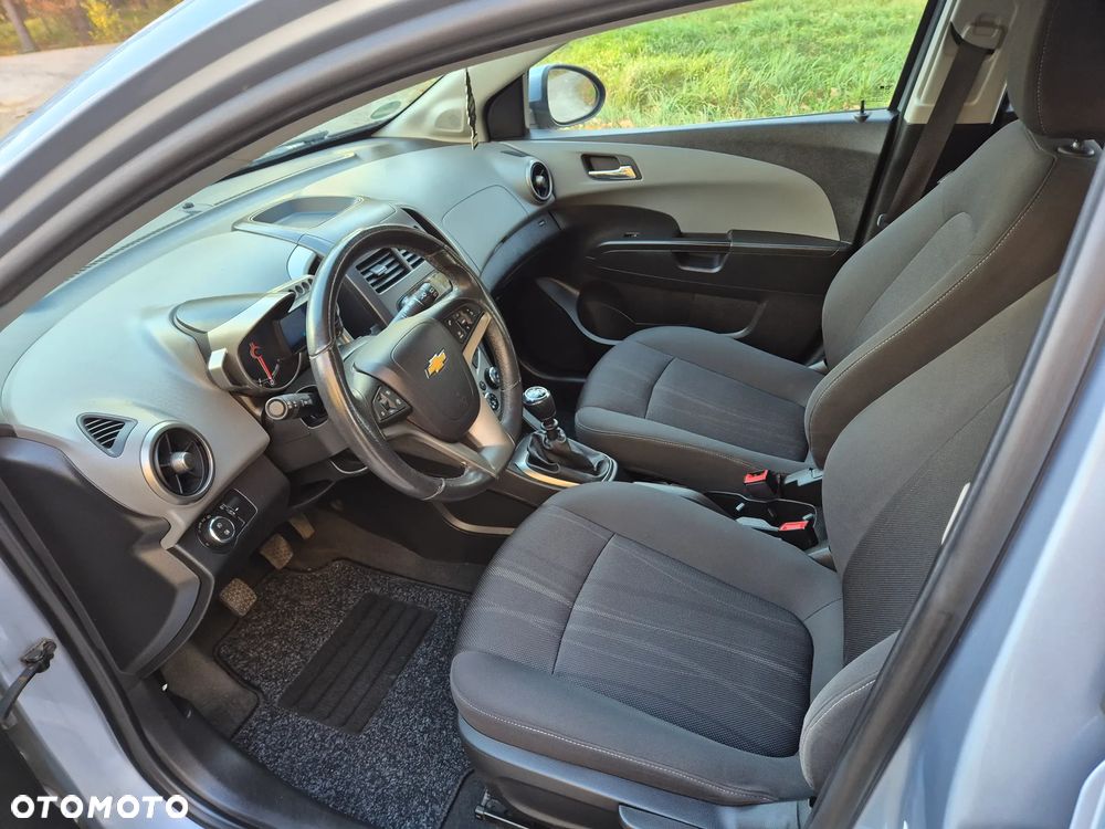 Chevrolet Aveo 1.6 LTZ - 11