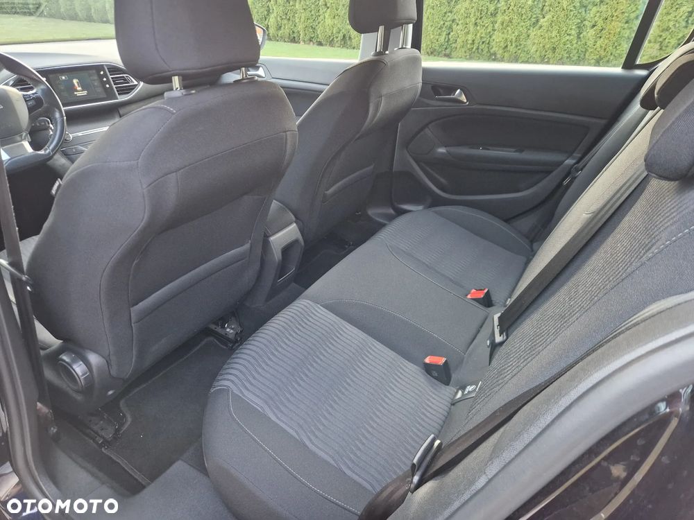 Peugeot 308 125 THP Active - 39