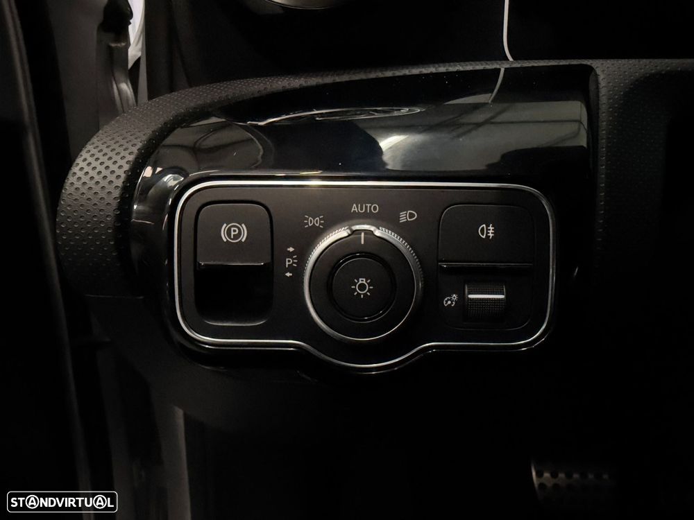 Mercedes-Benz A 180 d AMG Line Aut. - 21