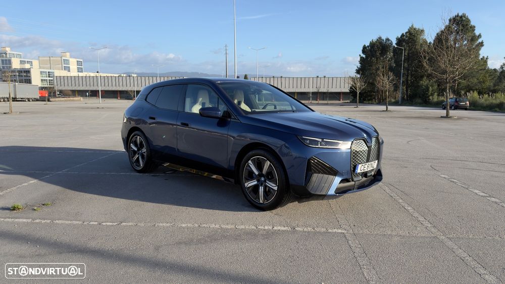 BMW iX xDrive 50 - 52