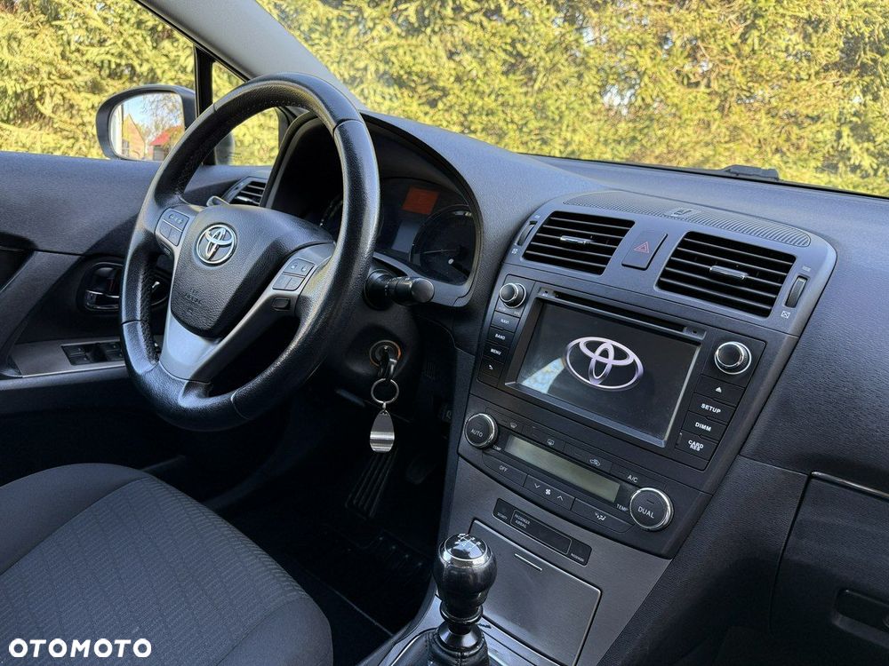 Toyota Avensis 1.8 Style - 34