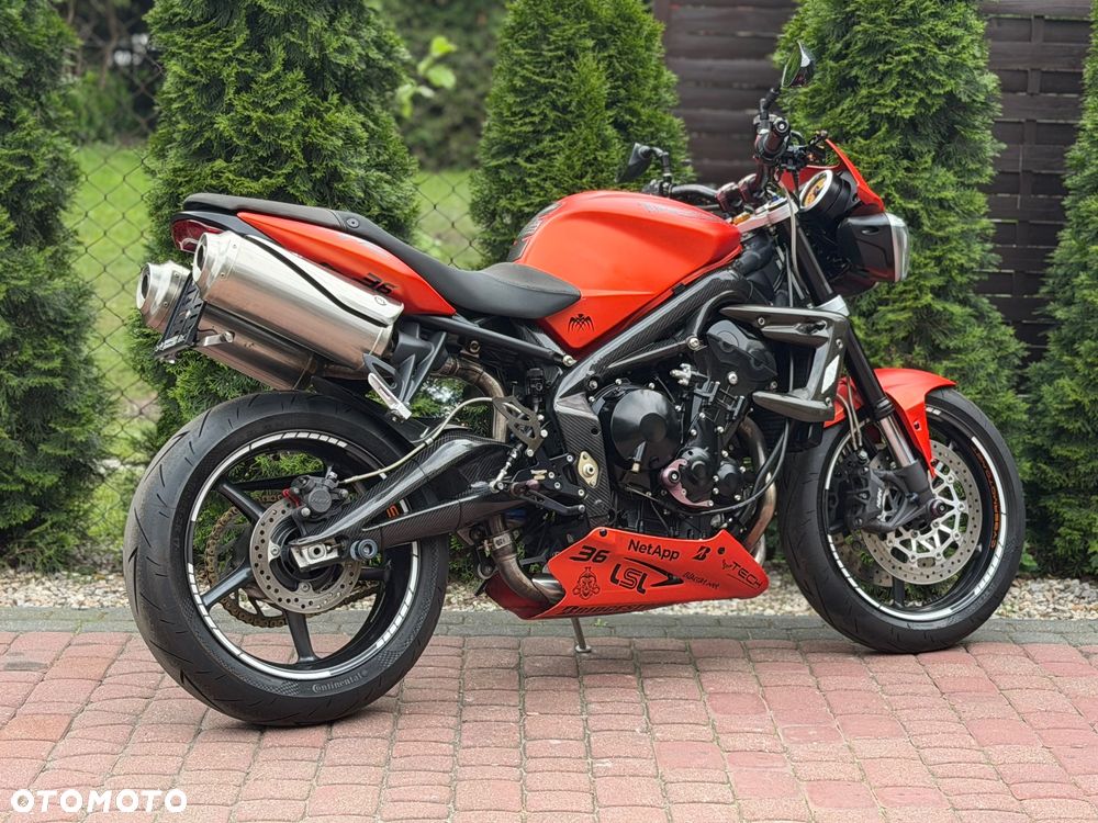 Triumph Street Triple - 4