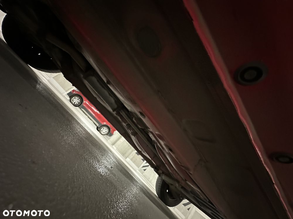 Toyota Yaris 1.0 Base - 9