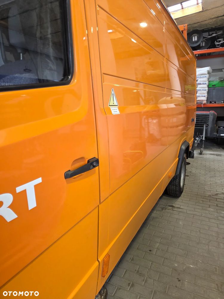 Mercedes-Benz VARIO 812D - 13