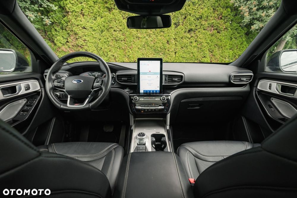 Ford Explorer - 11