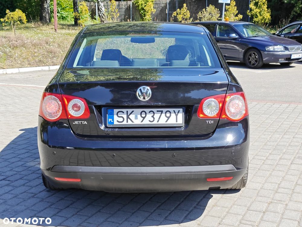 Volkswagen Jetta 2.0 TDI BlueMotion Technologie - 9
