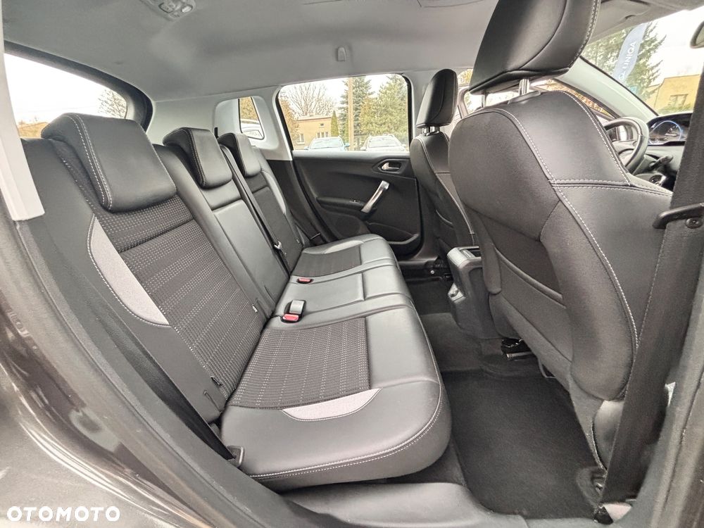 Peugeot 2008 1.6 VTi Allure - 12