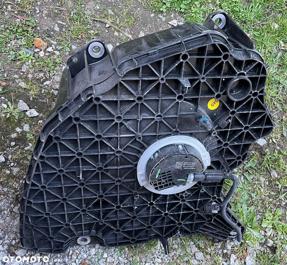 Audi A4 B9 A5 Q5 zbiornik ad blue 8W0131969J - 1