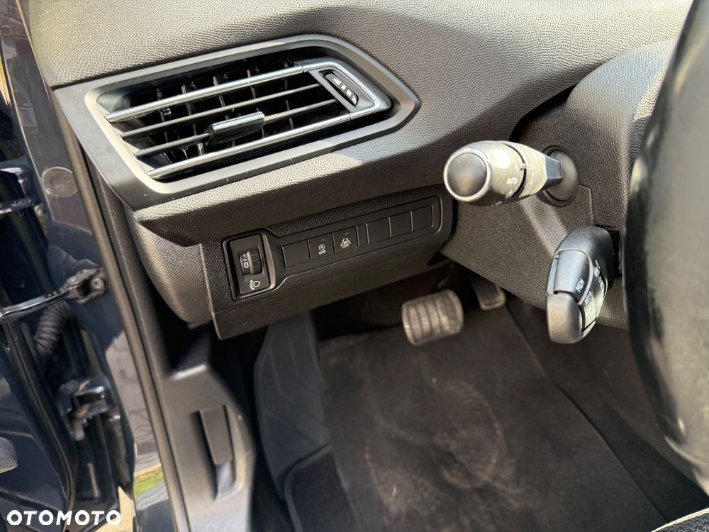 Peugeot 308 BlueHDi 120 EAT6 Stop & Start Active Business-Paket - 14