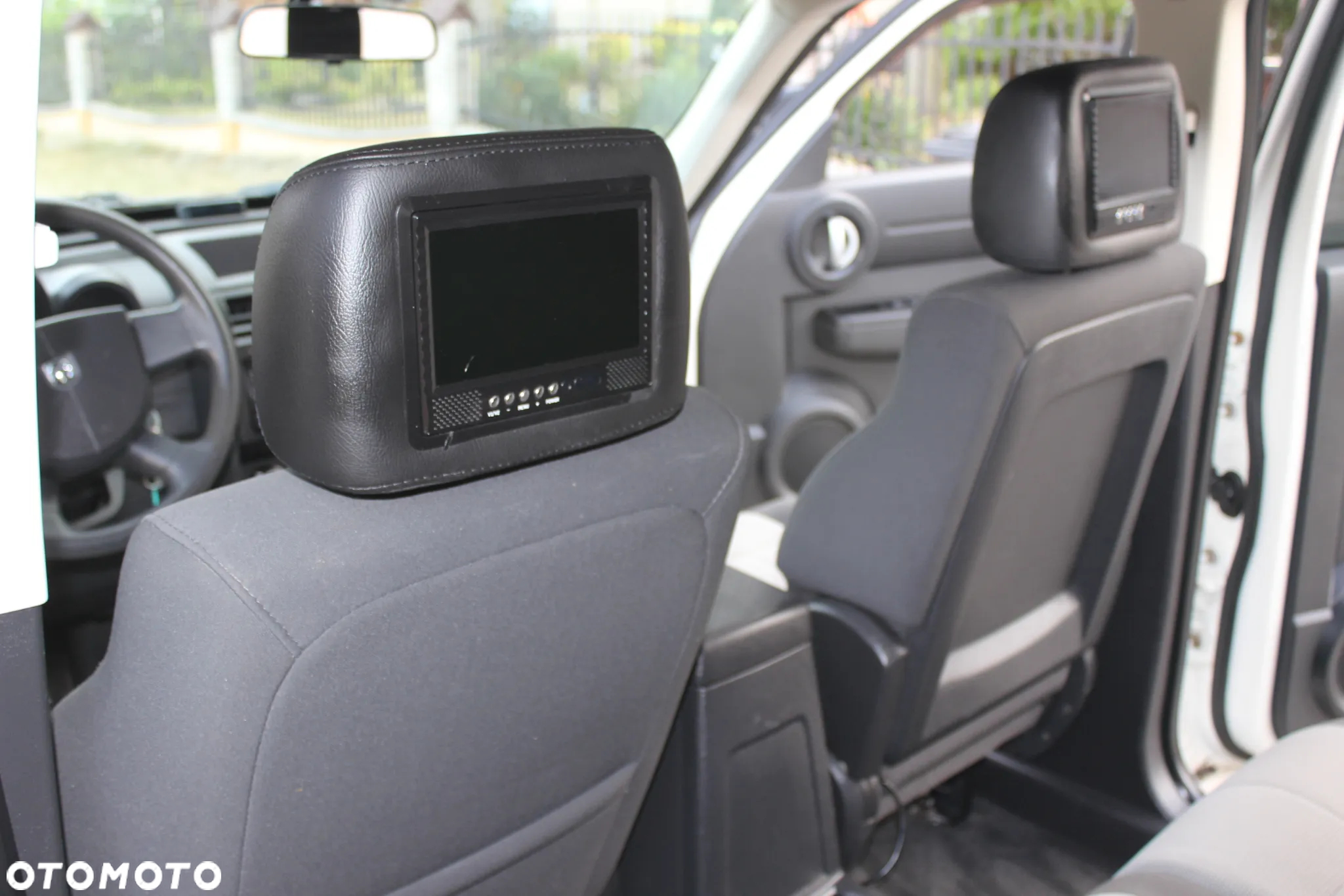 Dodge Nitro 2.8 CRD DPF SXT - 19