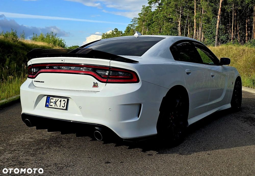 Dodge Charger 6.4 Scat Pack - 8