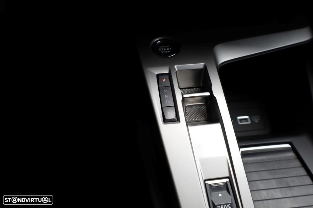 Peugeot 408 180 e-EAT8 Allure - 20