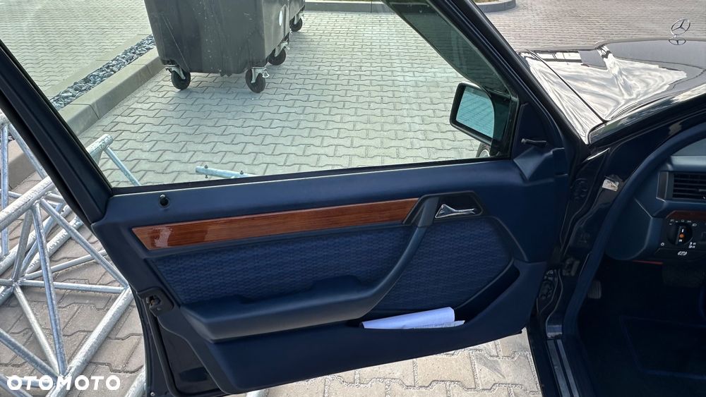 Mercedes-Benz W124 (1984-1993) - 11