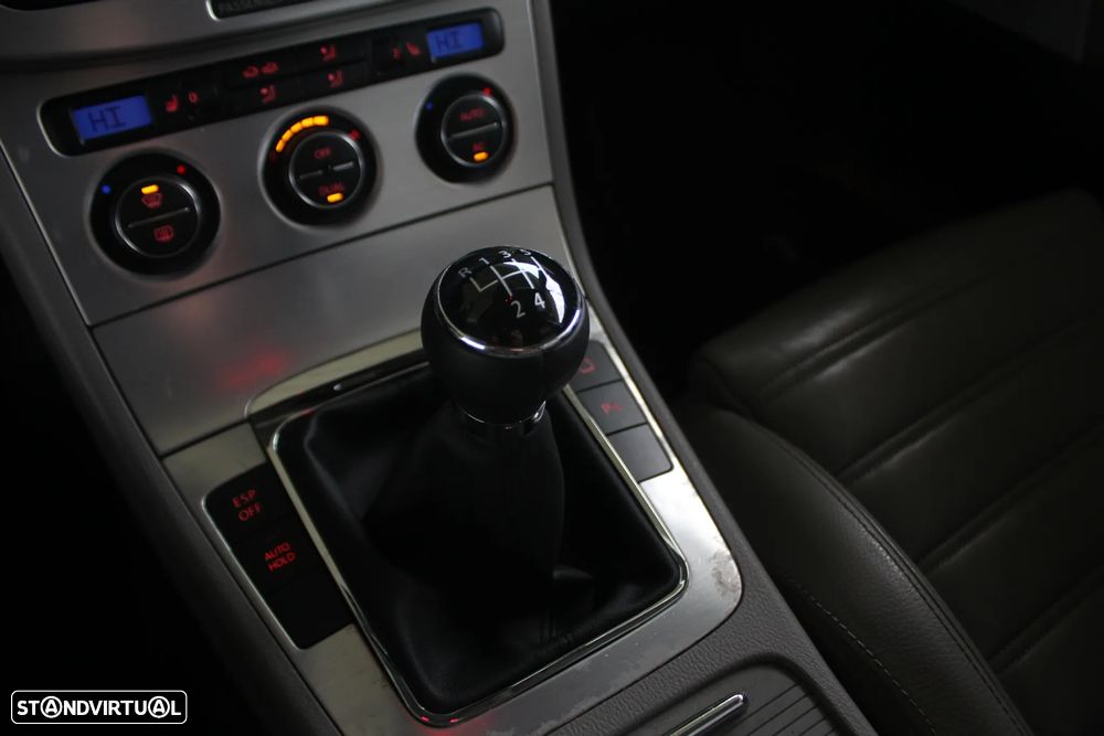 VW Passat Variant 2.0 TDi Sportline - 51