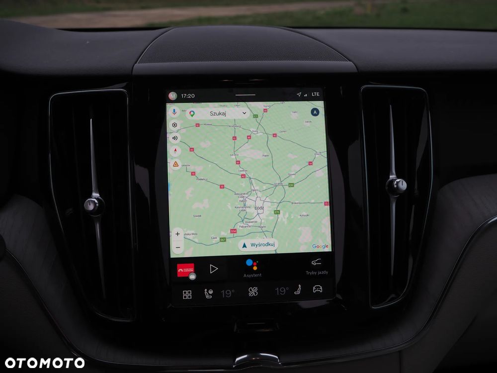 Volvo XC 60 B5 B AWD Plus Dark - 14