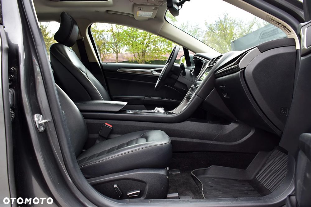 Ford Fusion 2.0 EcoBoost Titanium - 9