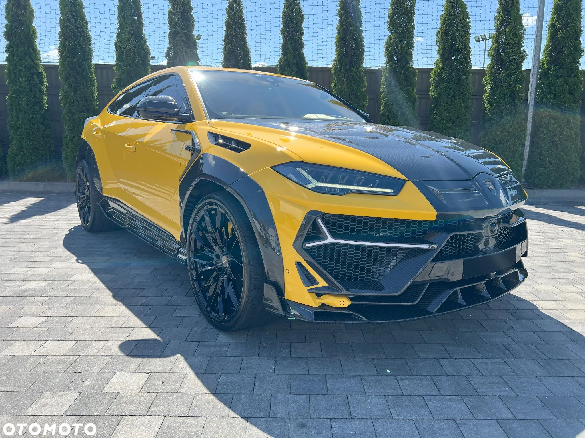 Lamborghini Urus Standard - 1