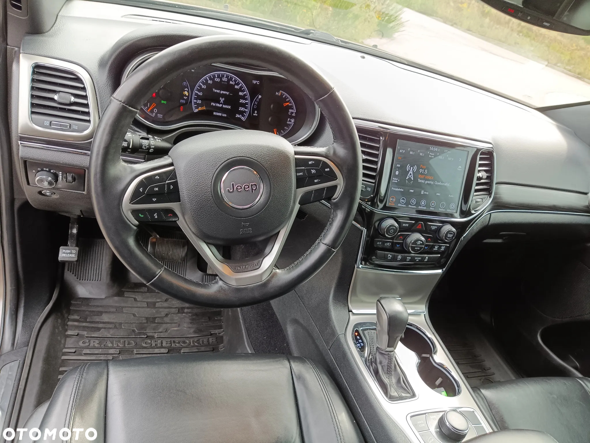 Jeep Grand Cherokee - 13