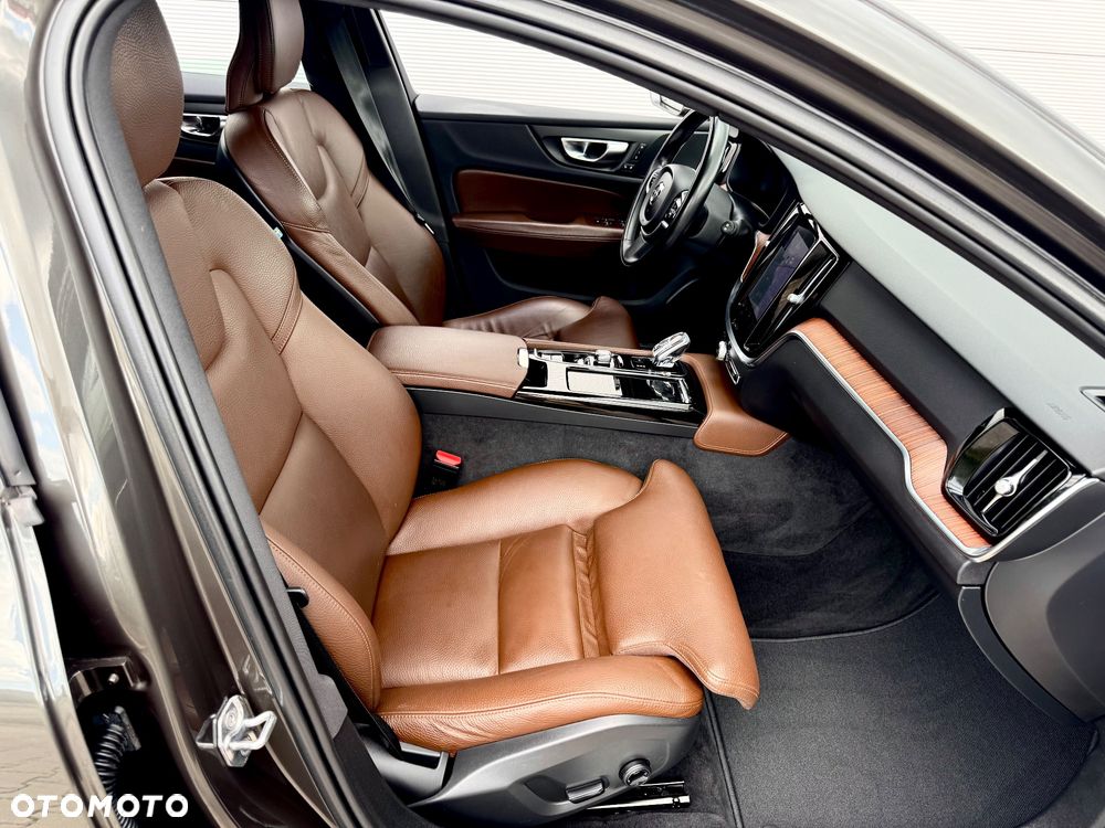 Volvo V60 T6 AWD Recharge Geartronic RDesign - 30
