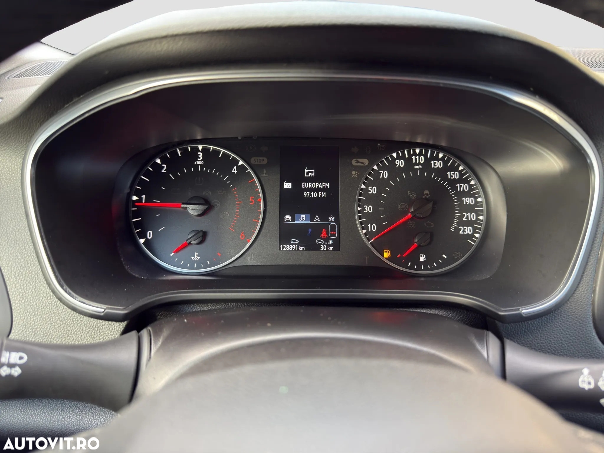 Renault Megane Grandtour BLUE dCi 115 BUSINESS EDITION - 16