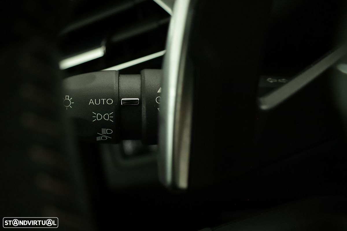 Peugeot 3008 1.6 Hybrid Allure e-EAT8 - 18