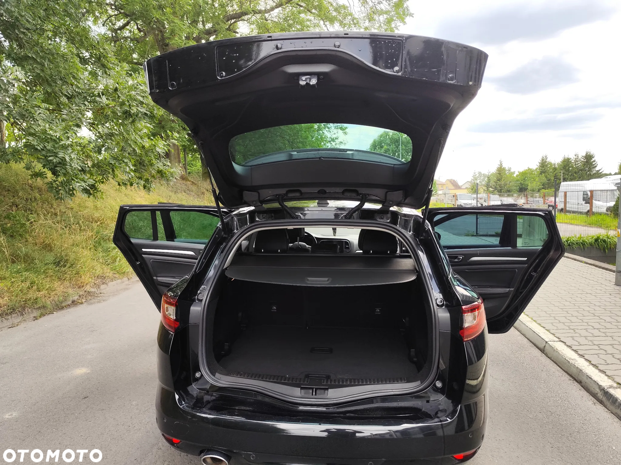 Renault Megane Grandtour ENERGY TCe 160 EDC BOSE EDITION - 16