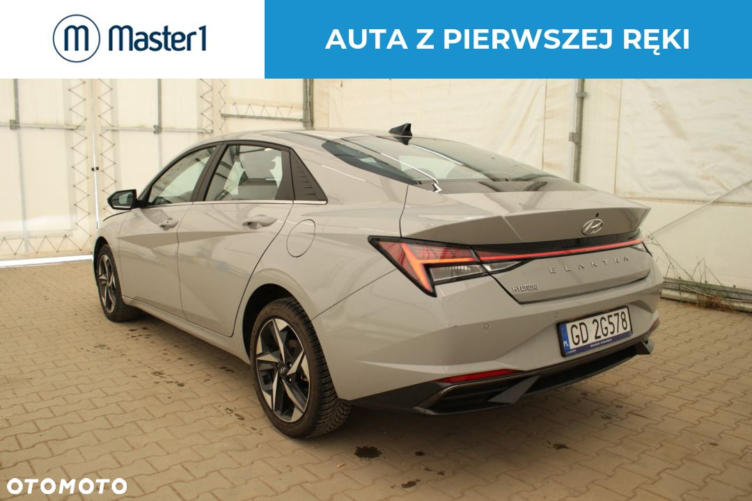 Hyundai Elantra 1.6 Executive - 3