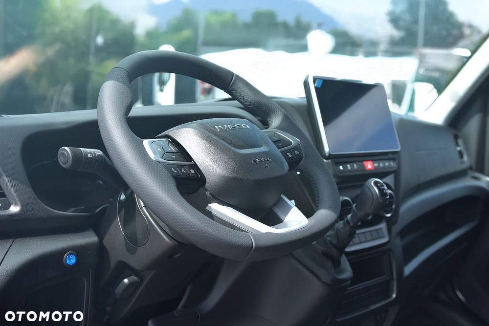 Iveco Daily 35S18H autolaweta z kabina sypalną 3,5t na haku POLMAR - 9