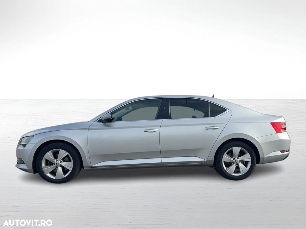Skoda Superb 2.0 TDI DSG Ambition - 2