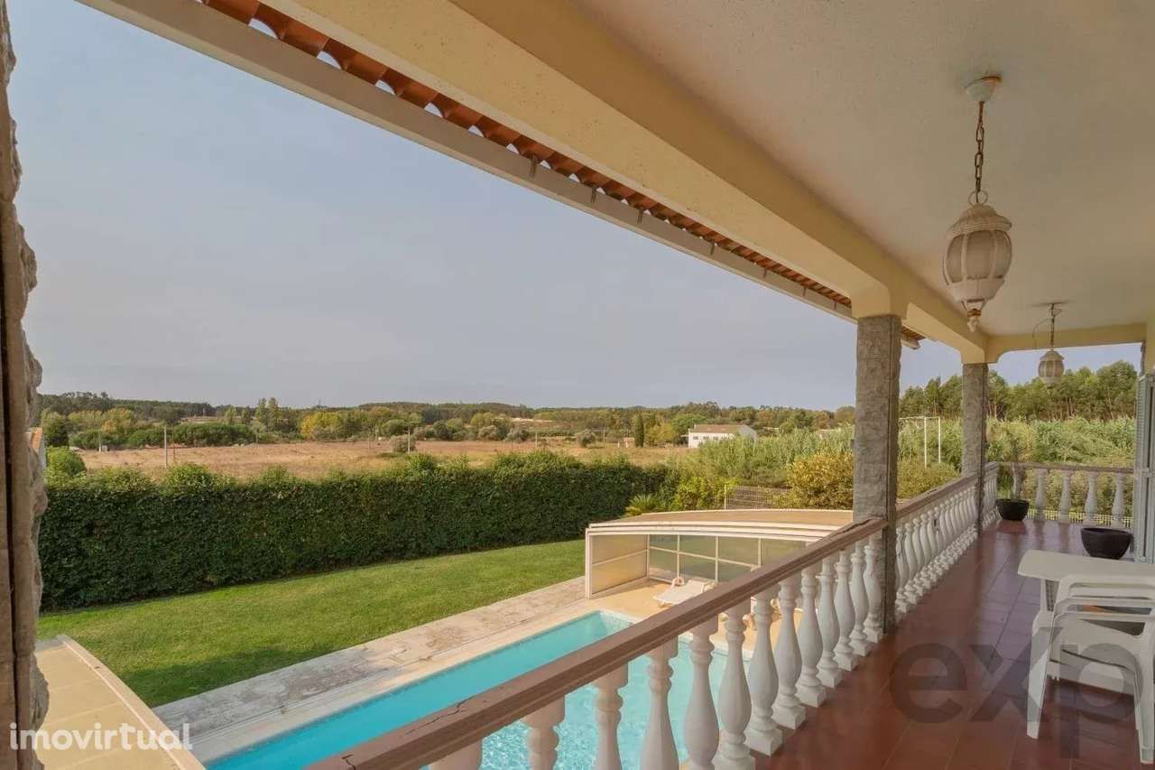 Elegante Quinta com Piscina e Acessibilidade em Ramalhal - Grande imagem: 4/30
