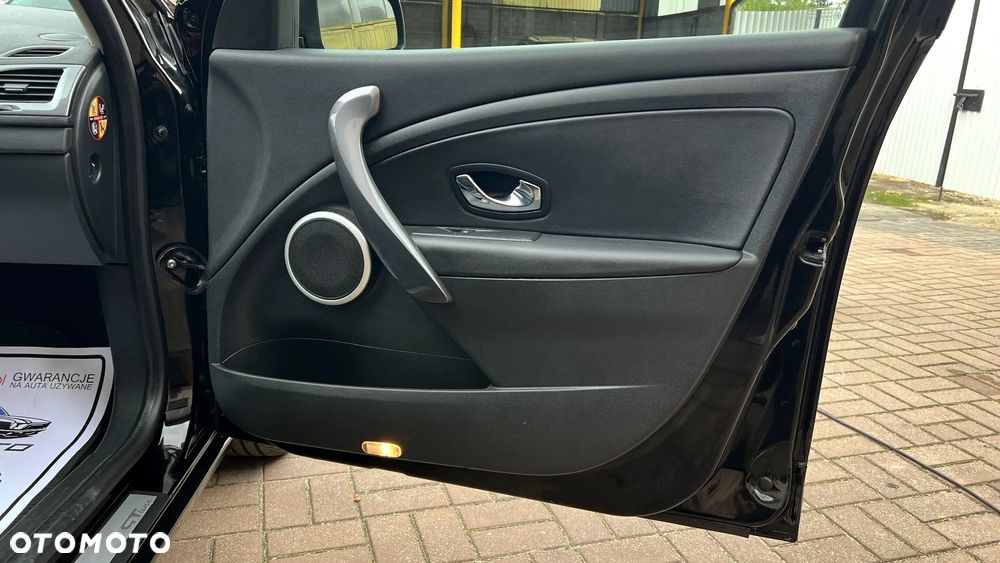 Renault Megane Grandtour TCe 130 BOSE Edition - 27