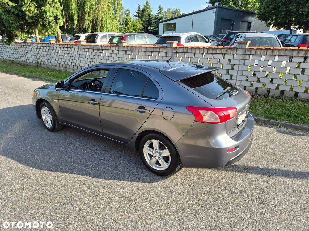 Mitsubishi Lancer 1.5 - 12