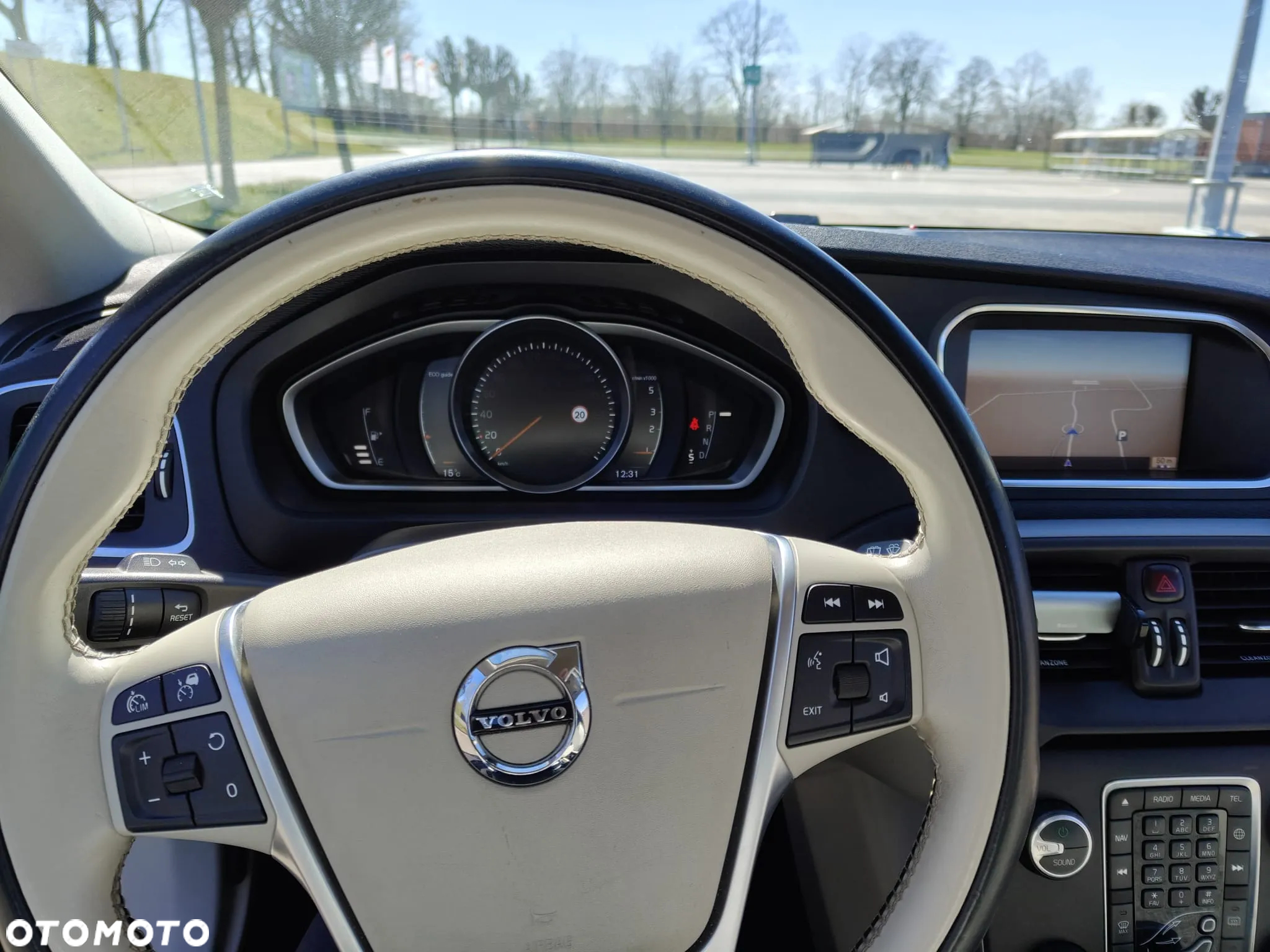 Volvo V40 D2 Drive-E Momentum - 14