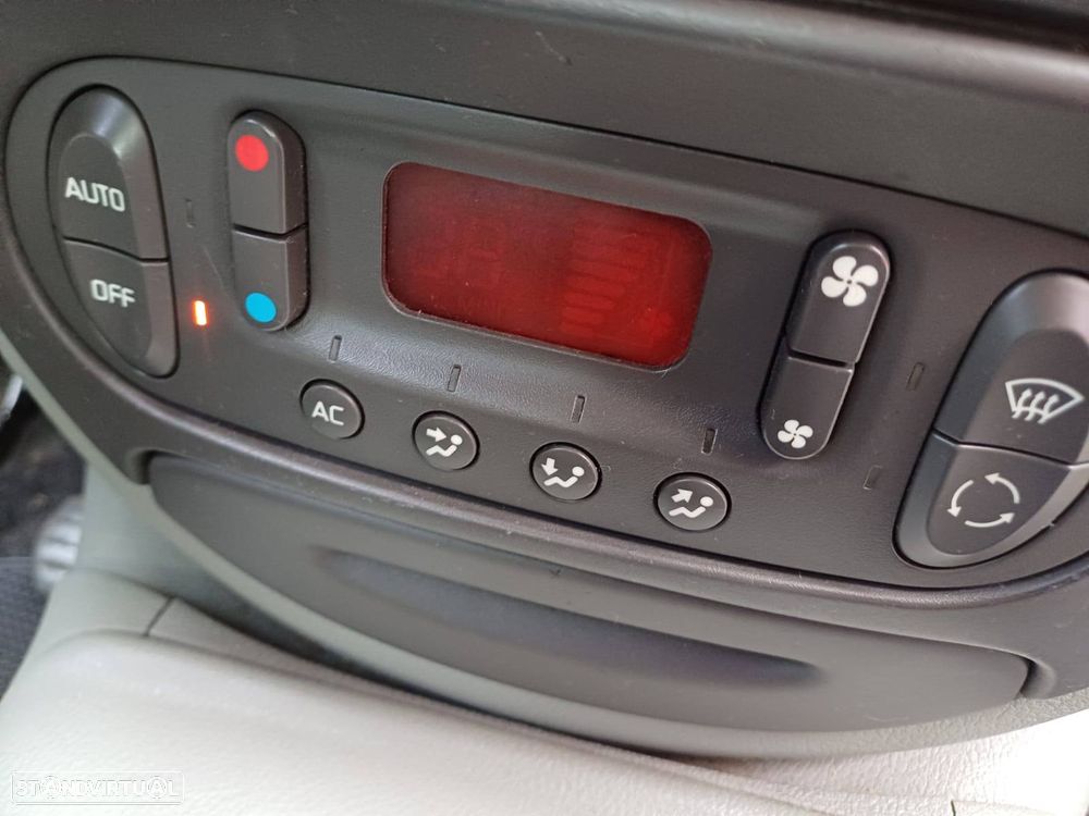 Renault Scénic 1.4 16V Conquest - 6