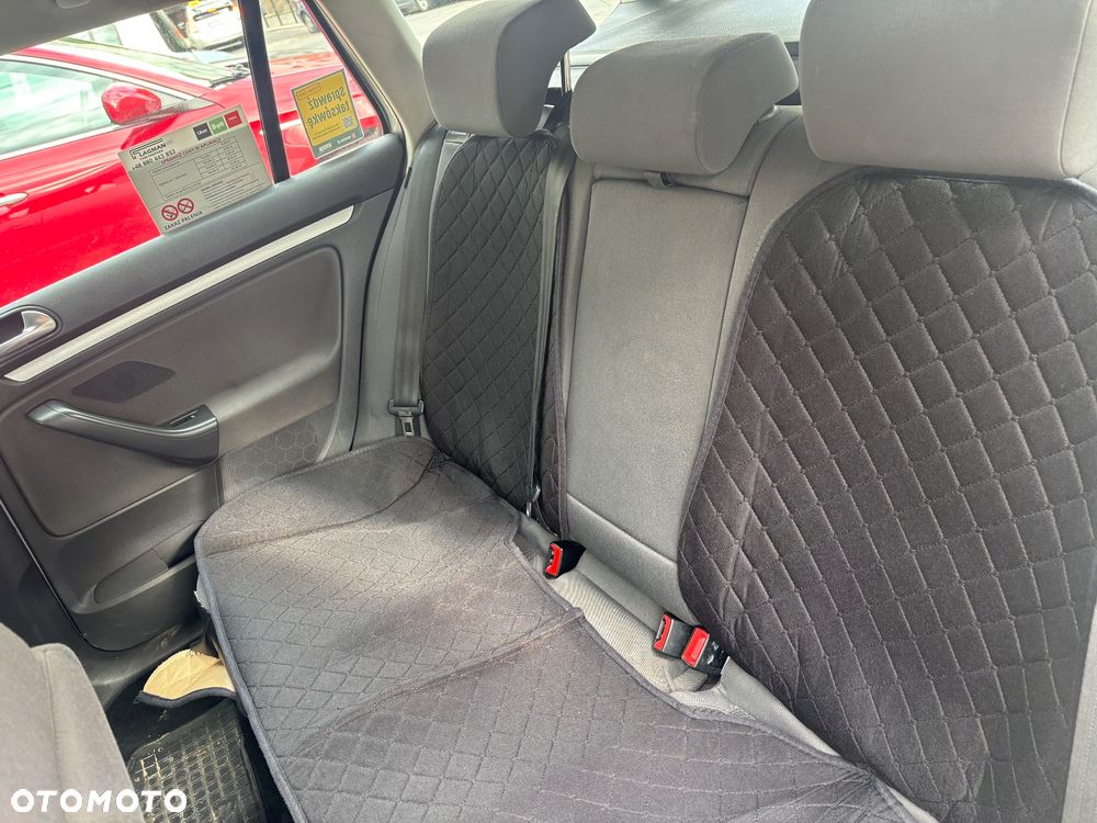 Volkswagen Golf V 1.9 TDI Comfortline - 17