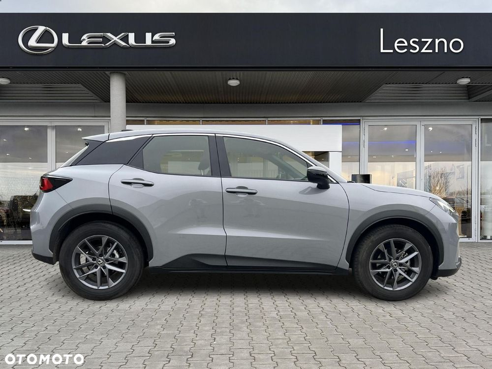 Lexus LBX 1.5 Hybrid - 11