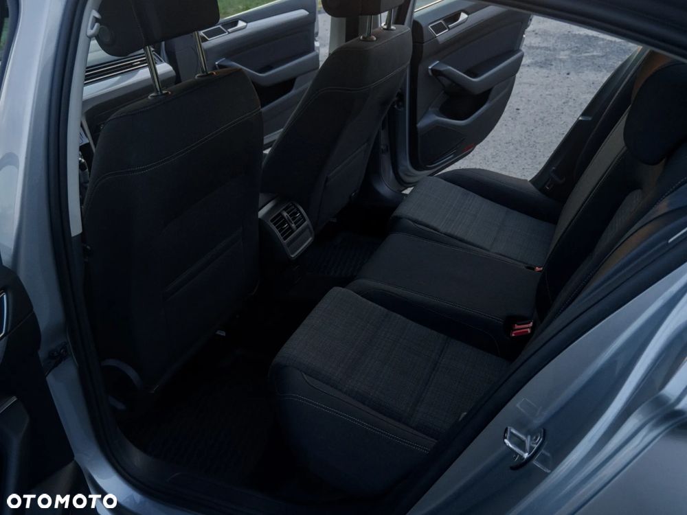 Volkswagen Passat 1.5 TSI EVO Business - 11